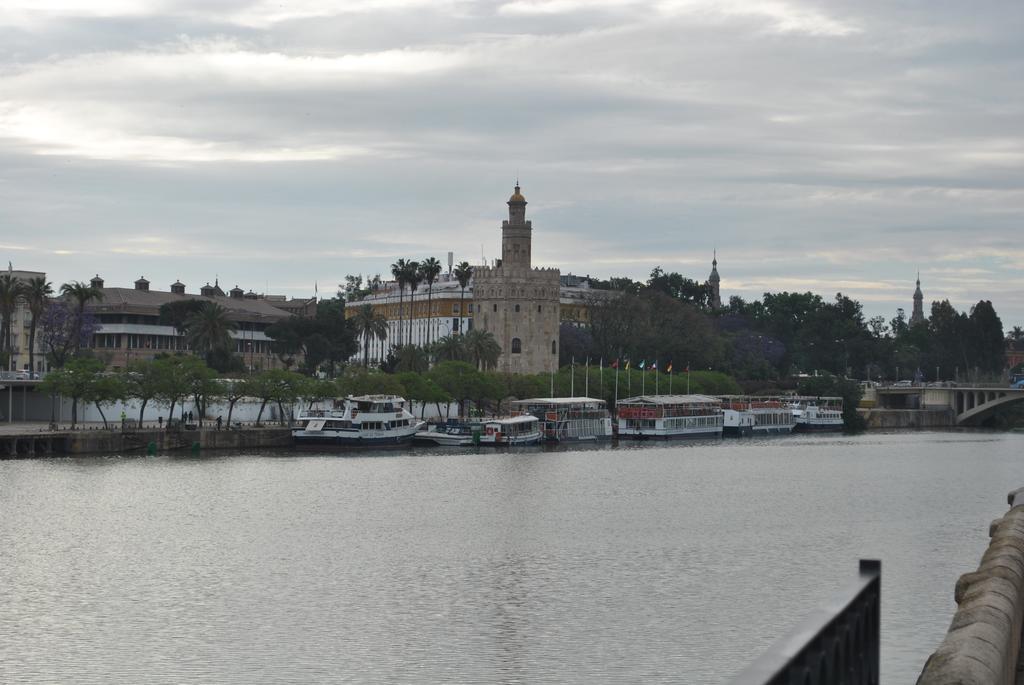 Triana Pelay Suites Seville Exterior photo