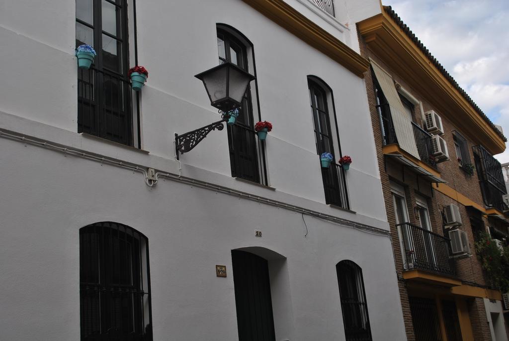 Triana Pelay Suites Seville Exterior photo